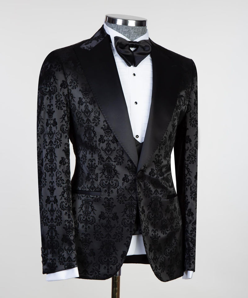 Black Jacquard Peaked Lapel Wedding Men Suit 3