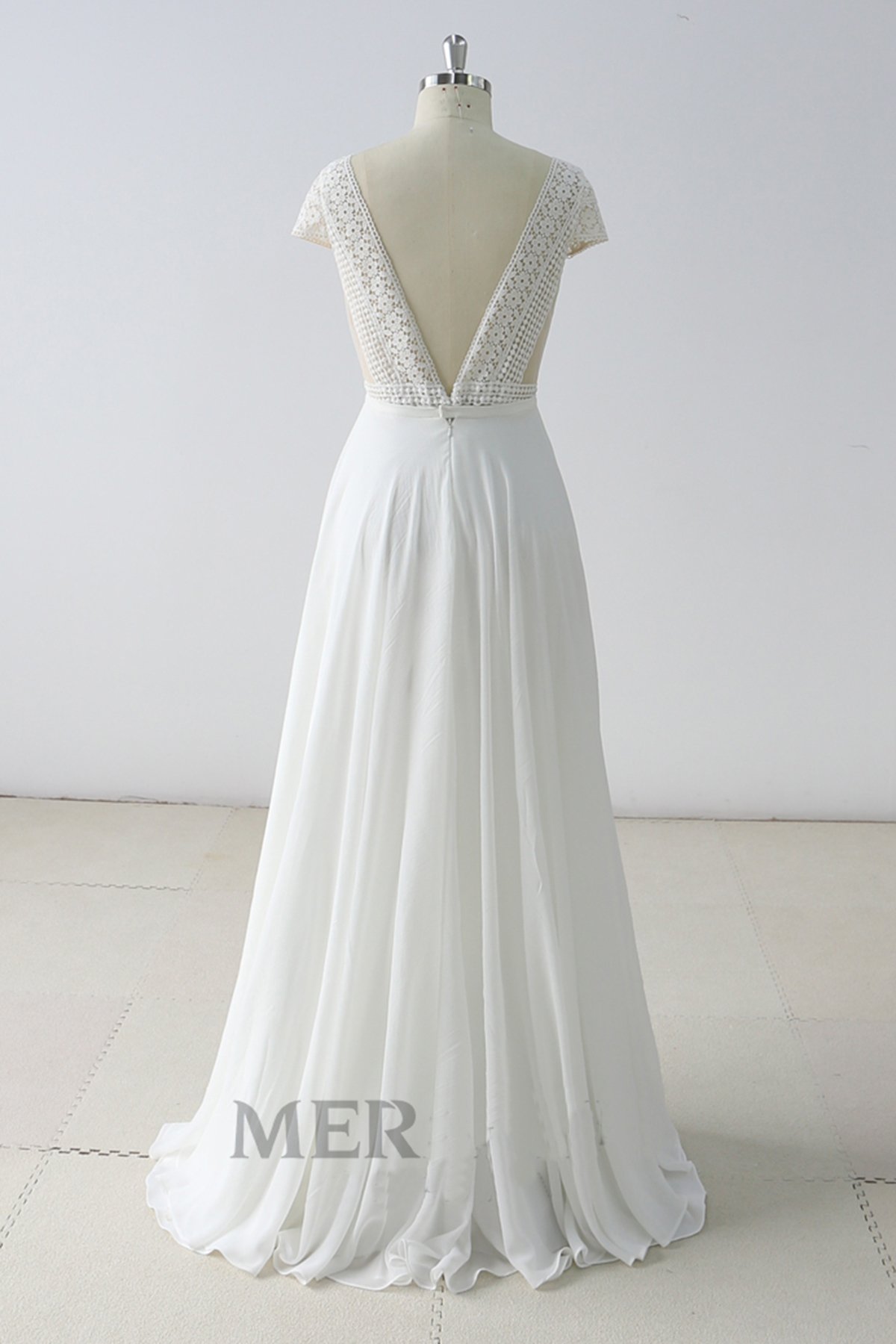 V-neck Cap Sleeves Floor-length Tulle Bridal Attire With Lace 3