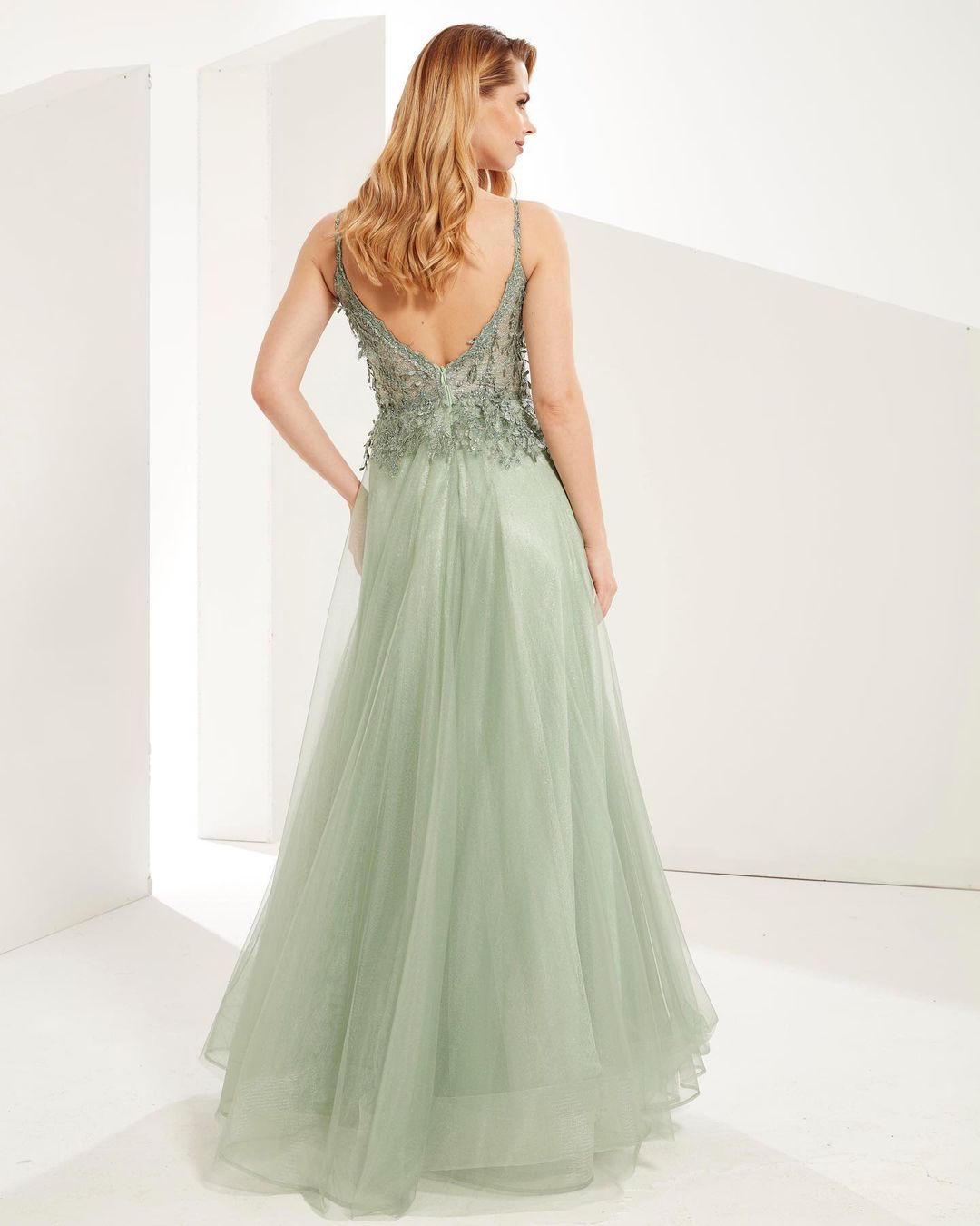 A-line Spaghetti Straps Sleeveless Floor-length Tulle Evening Dress With Lace 2