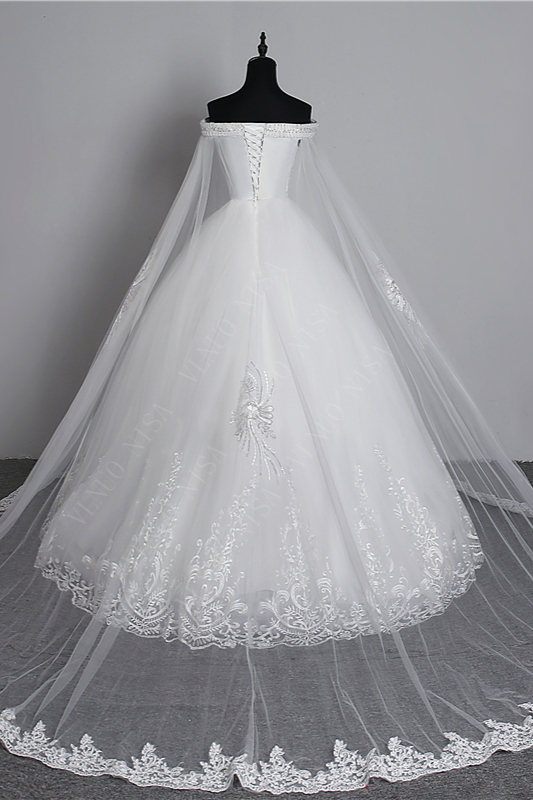 Ball Gown Bateau Neck Floor-length Tulle Wedding Dress With Appliques 2