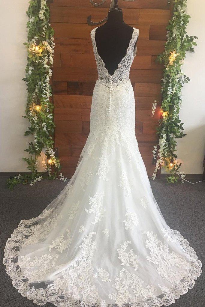 Mermaid V-neck Sleeveless Floor-length Tulle Wedding Gown With Appliques 2