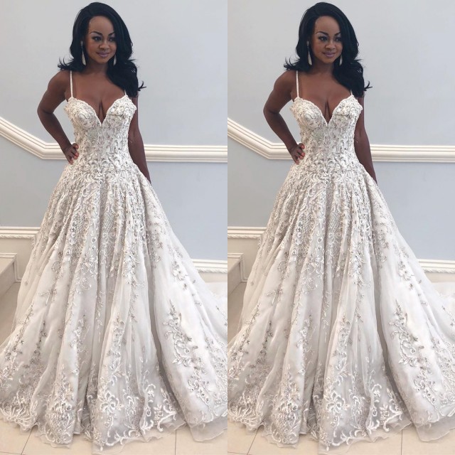 A-line Spaghetti Straps Sleeveless Wedding Dress With Lace 2