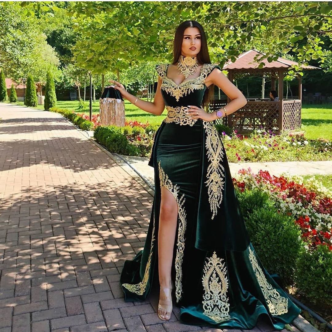 A-line Straps Sleeveless Floor-length Velvet Evening Dress With Appliques 3
