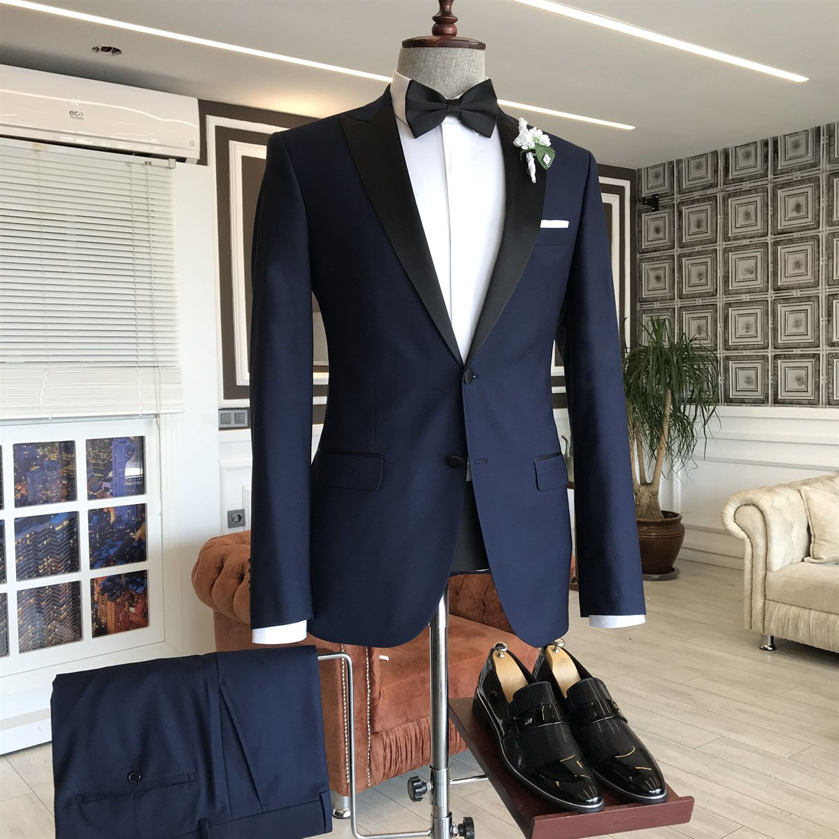 Dark Blue Slim Fit Men's Suit with Peaked Lapel 2