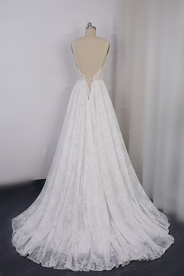 A-line Spaghetti Straps V-neck Sleeveless Floor-length Tulle Bridal Gown With Lace 2