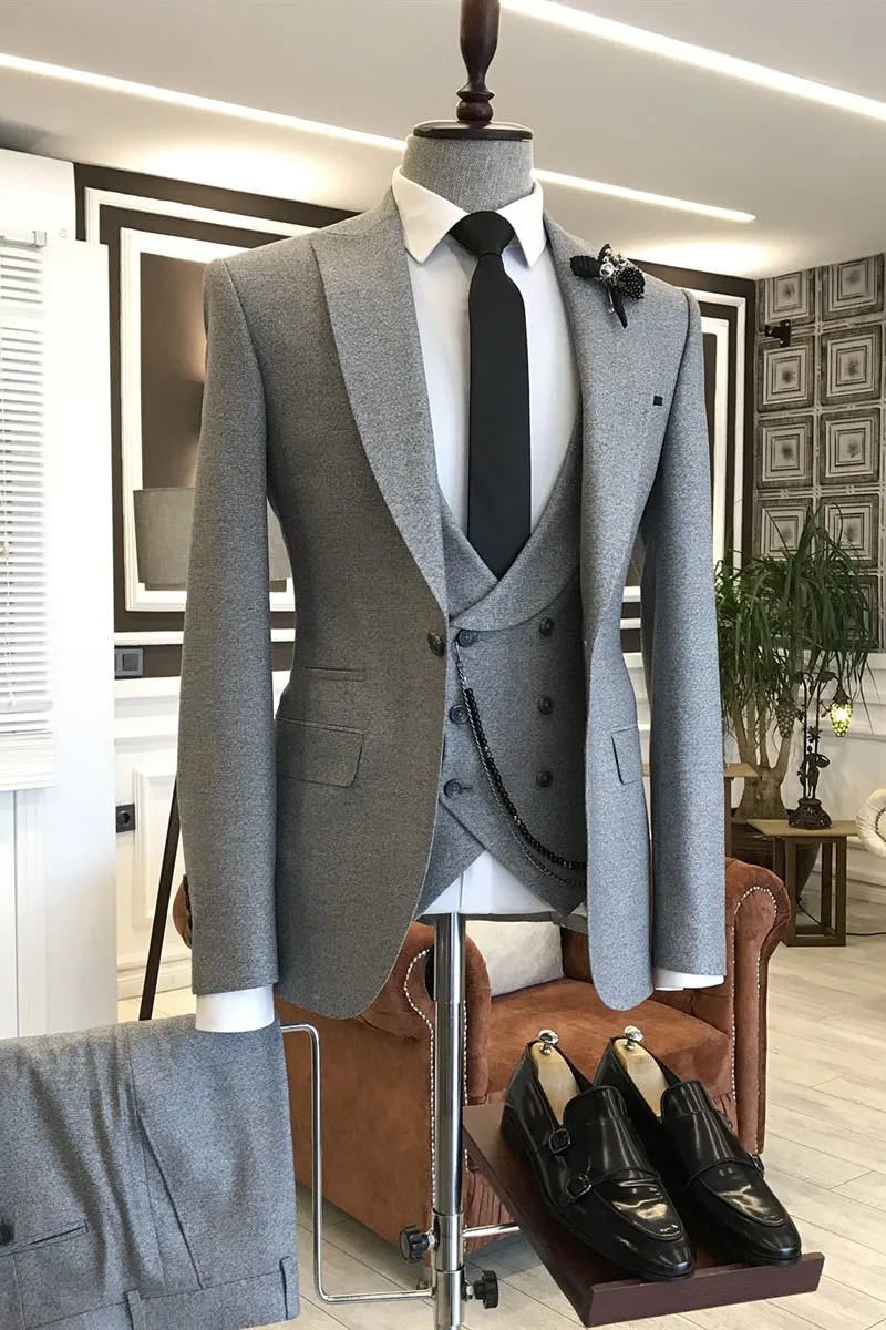 Gray Peaked Lapel Business Suit 1