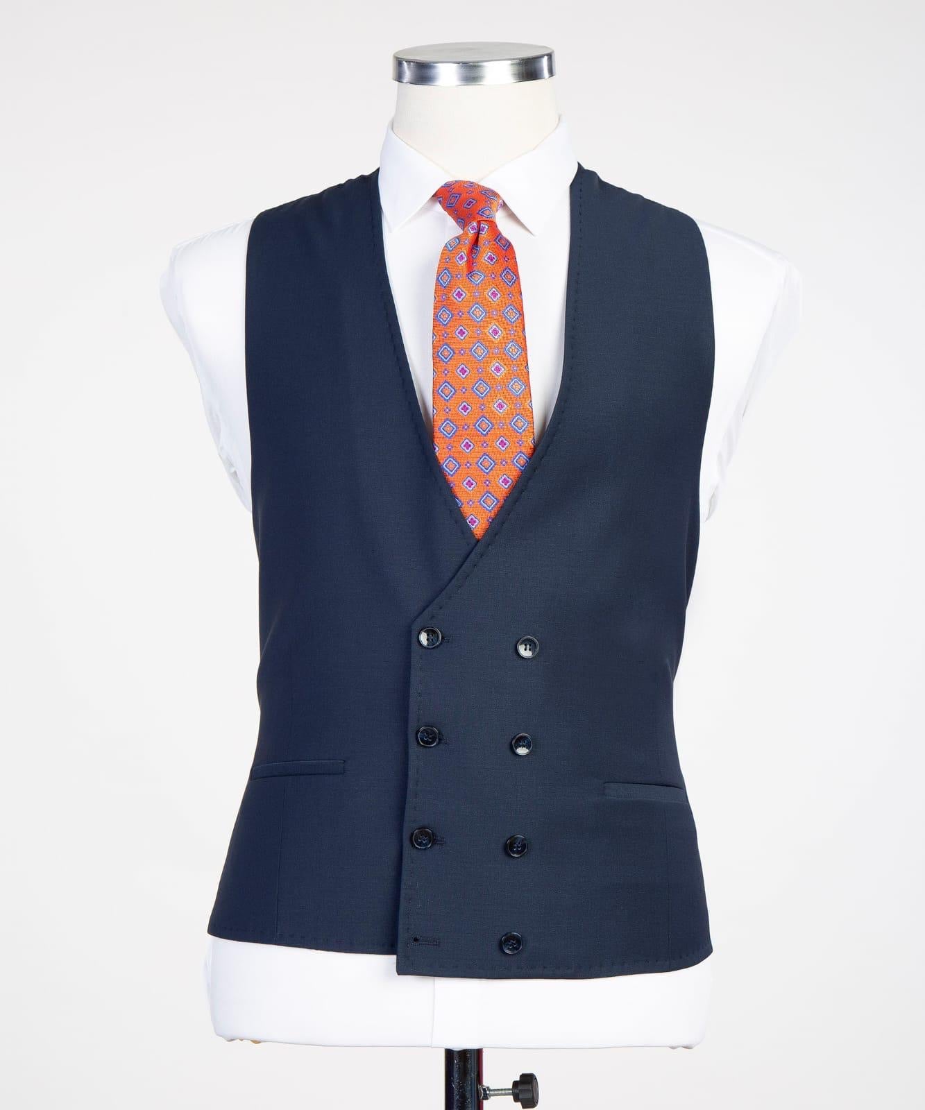 Dark Blue Three Pieces Business Men Suit with Peaked Lapel 2