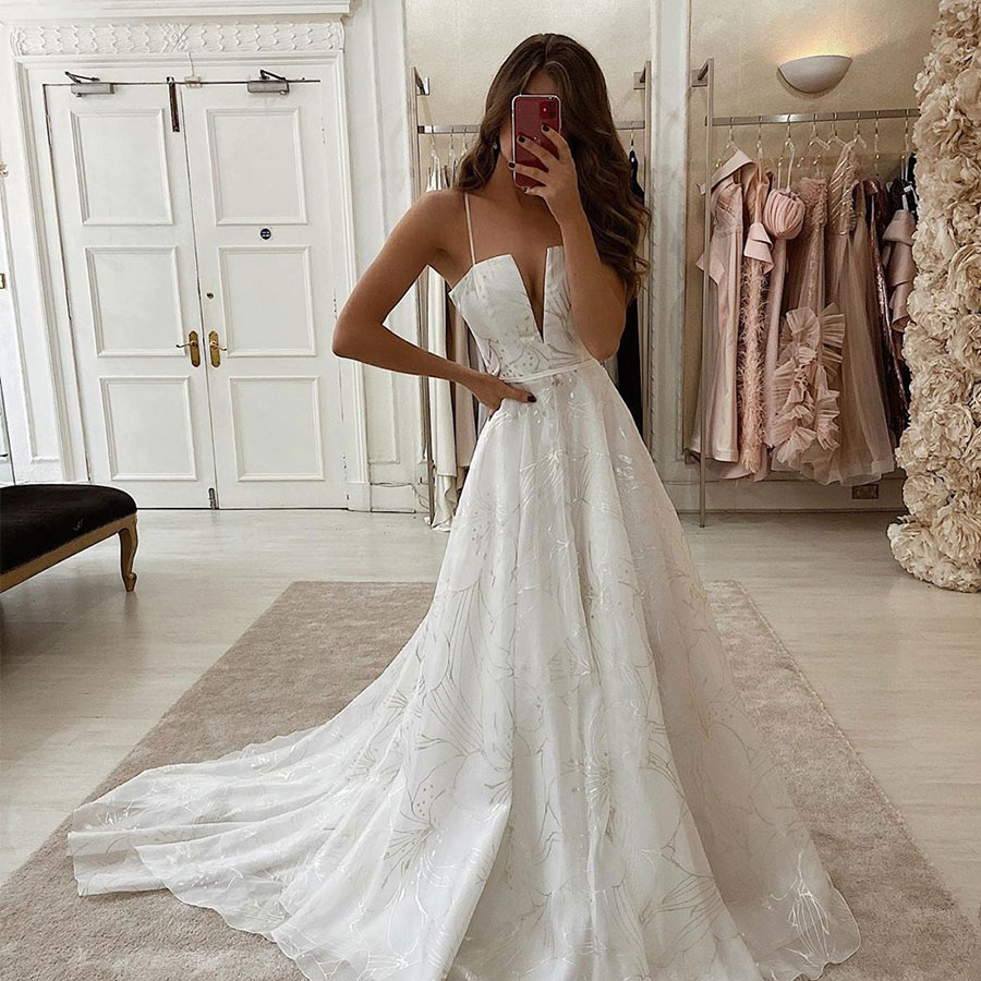 Spaghetti Straps V-neck Sleeveless Sweep / Brush Train Satin Bridal Gown With Ribbons 2