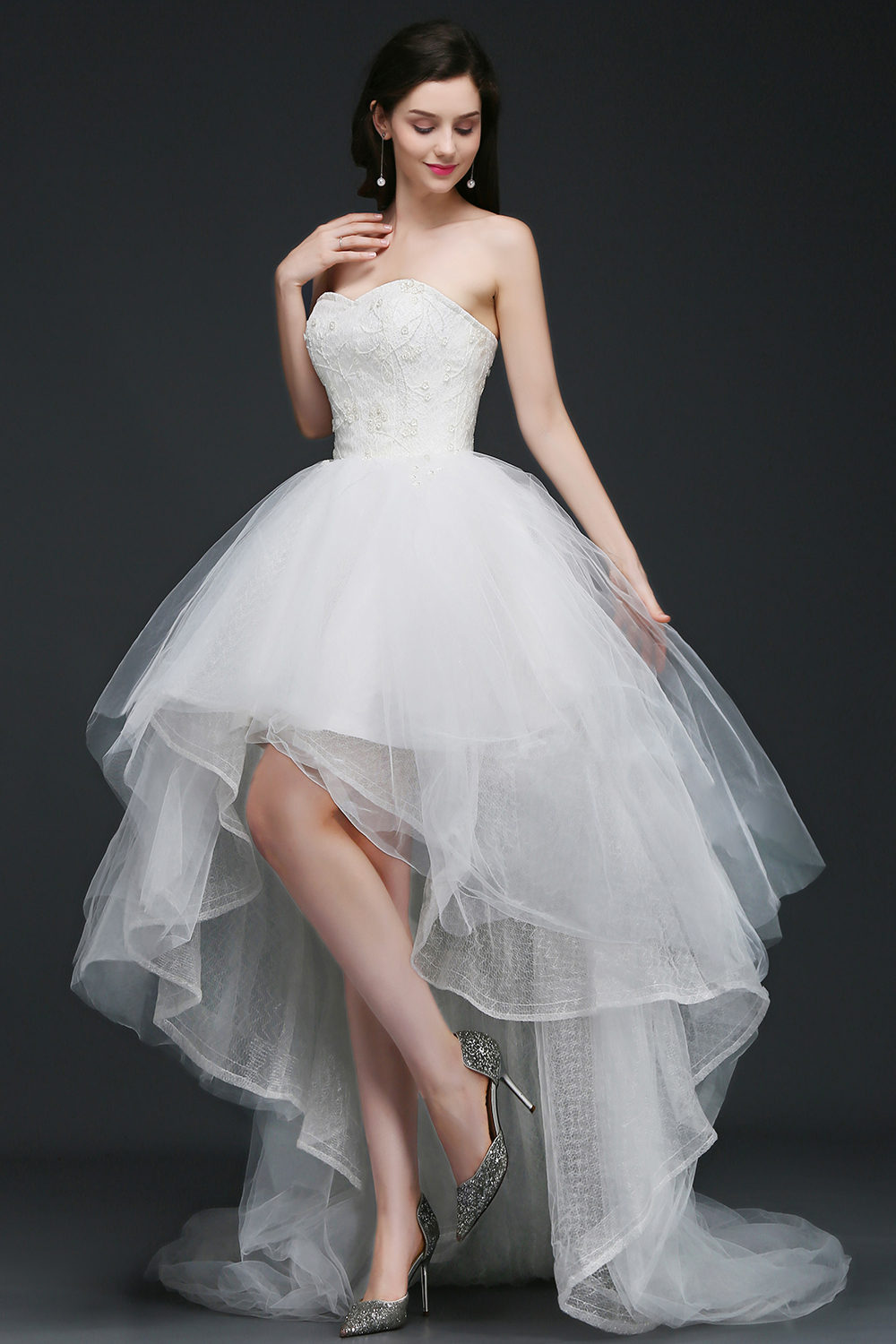 A-line V-neck Sleeveless Sweep / Brush Train Tulle Bridal Gown With Appliques 4