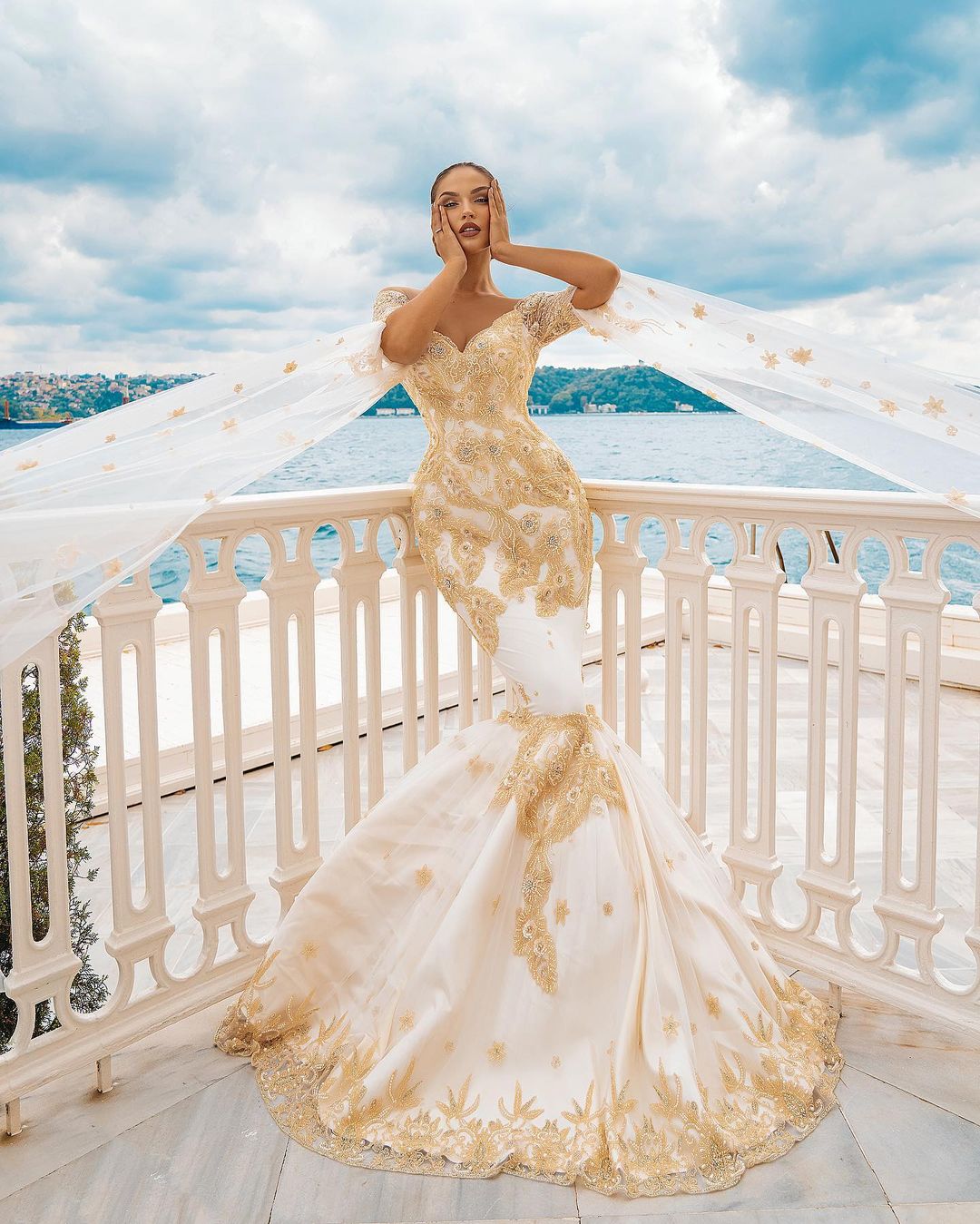 Mermaid V-neck Half-Sleeves Sweep / Brush Train Satin Wedding Dress With Appliques 4