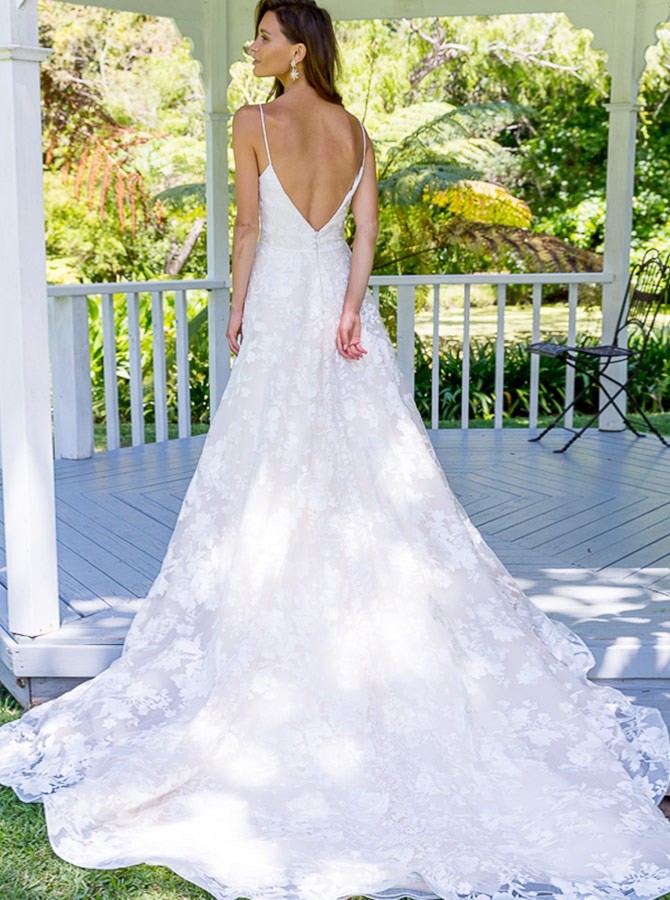 A-line Spaghetti Straps Sleeveless Wedding Gown With Appliques 2