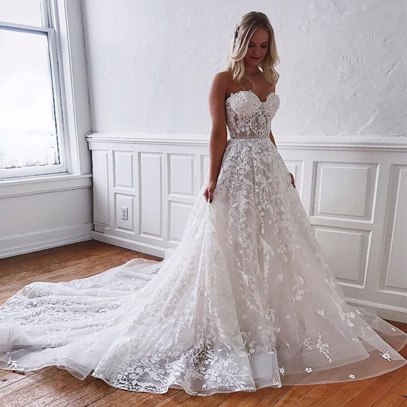 A-line Sweetheart Neck Sleeveless Chapel Train Lace Wedding Dress With Beading 3