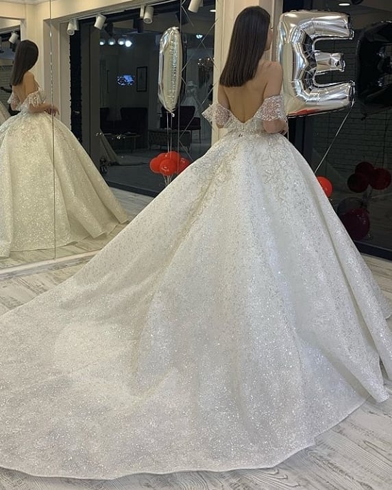 A-line Off-the-shoulder Sweetheart Neck Sleeveless Court Train Wedding Gown With Ruffles 3