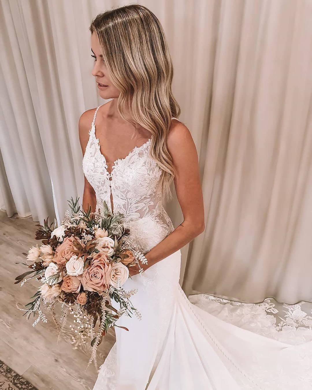 Mermaid Spaghetti Straps Sleeveless Court Train Bridal Gown With Appliques 2