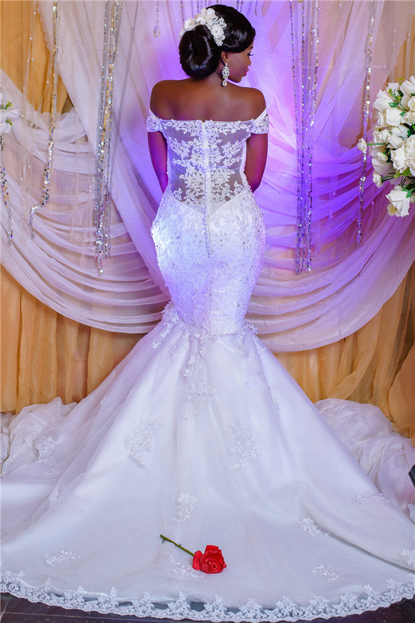 Mermaid Off-the-shoulder Sleeveless Chapel Train Tulle Bridal Dress With Appliques 2