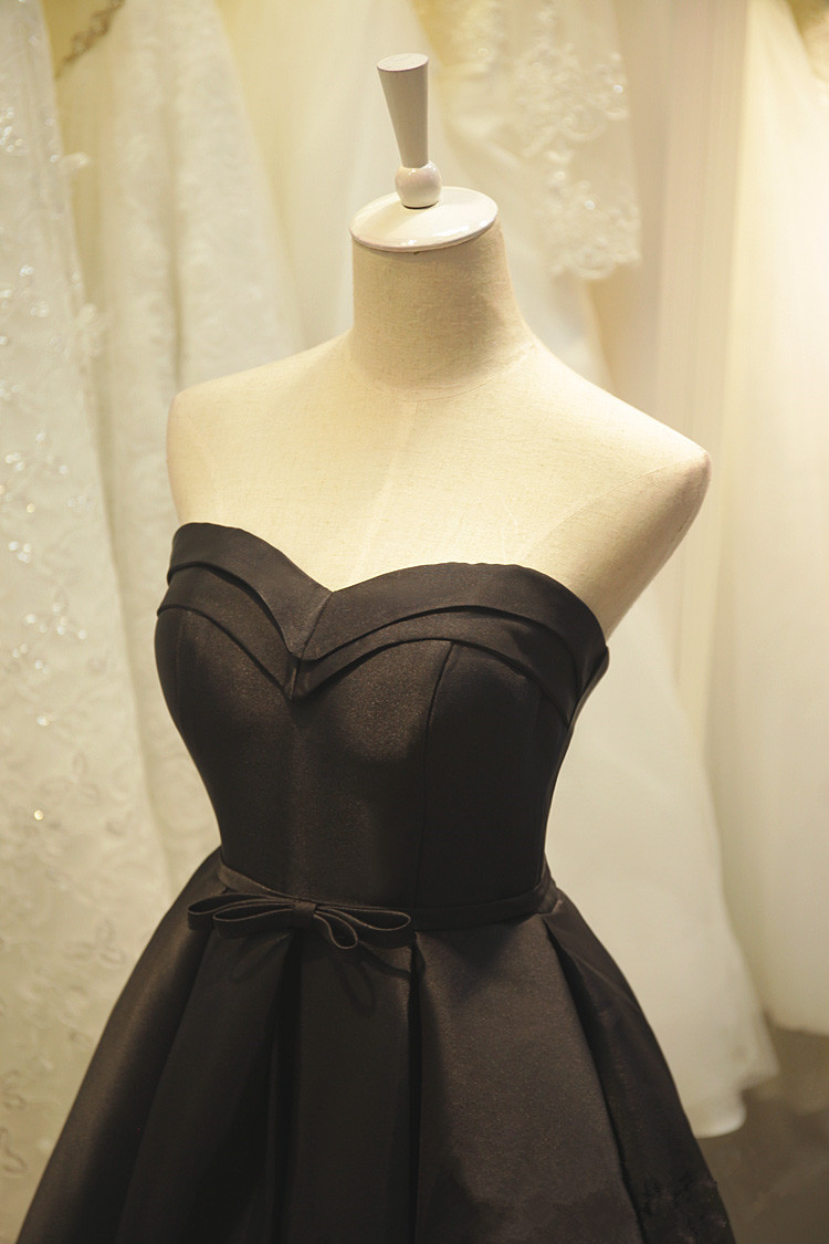 A-line Sweetheart Neck Sleeveless Knee-length Homecoming Dress 3
