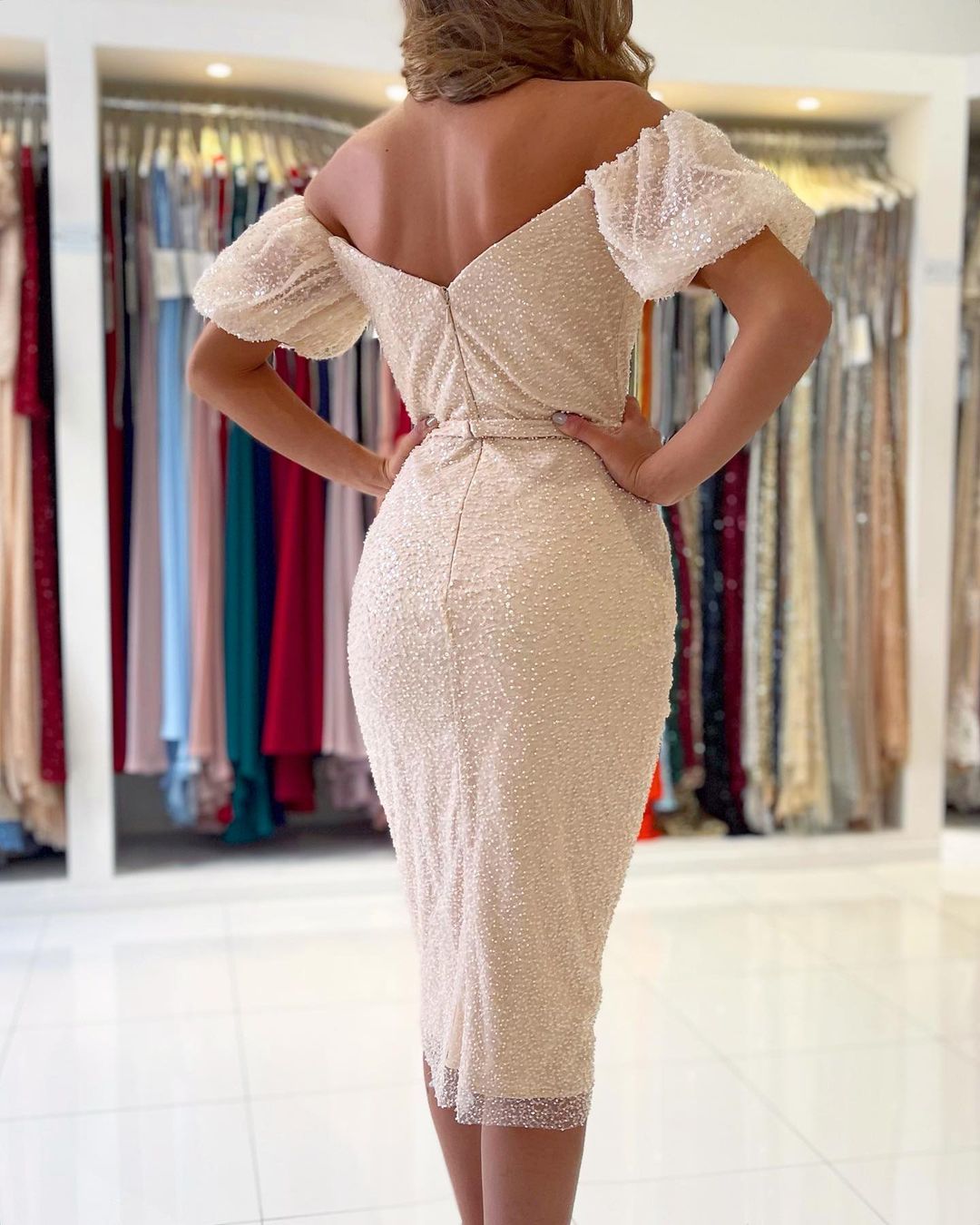 Mermaid Off-the-shoulder Short Sleeves Knee-length Homecoming Dress With Sequins 2