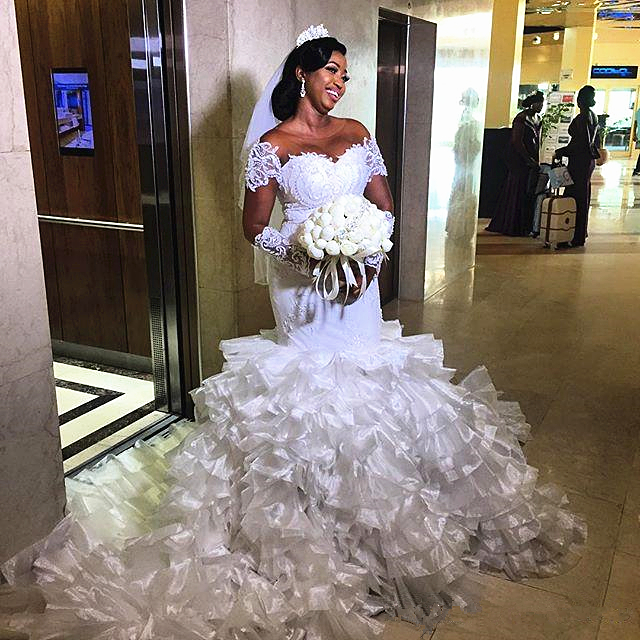 Mermaid Off-the-shoulder Sweep / Brush Train Bridal Gown With Appliques 2