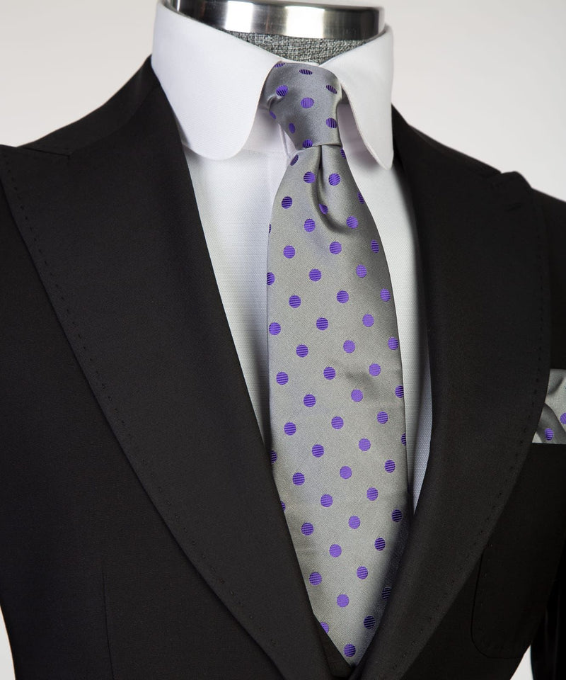 Black Two Buttons Peaked Lapel Business Men Suit 2