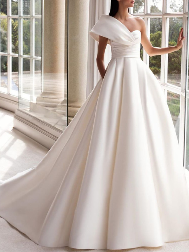A-line One Shoulder Short Sleeves Sweep / Brush Train Tulle Wedding Gown With Buttons 1