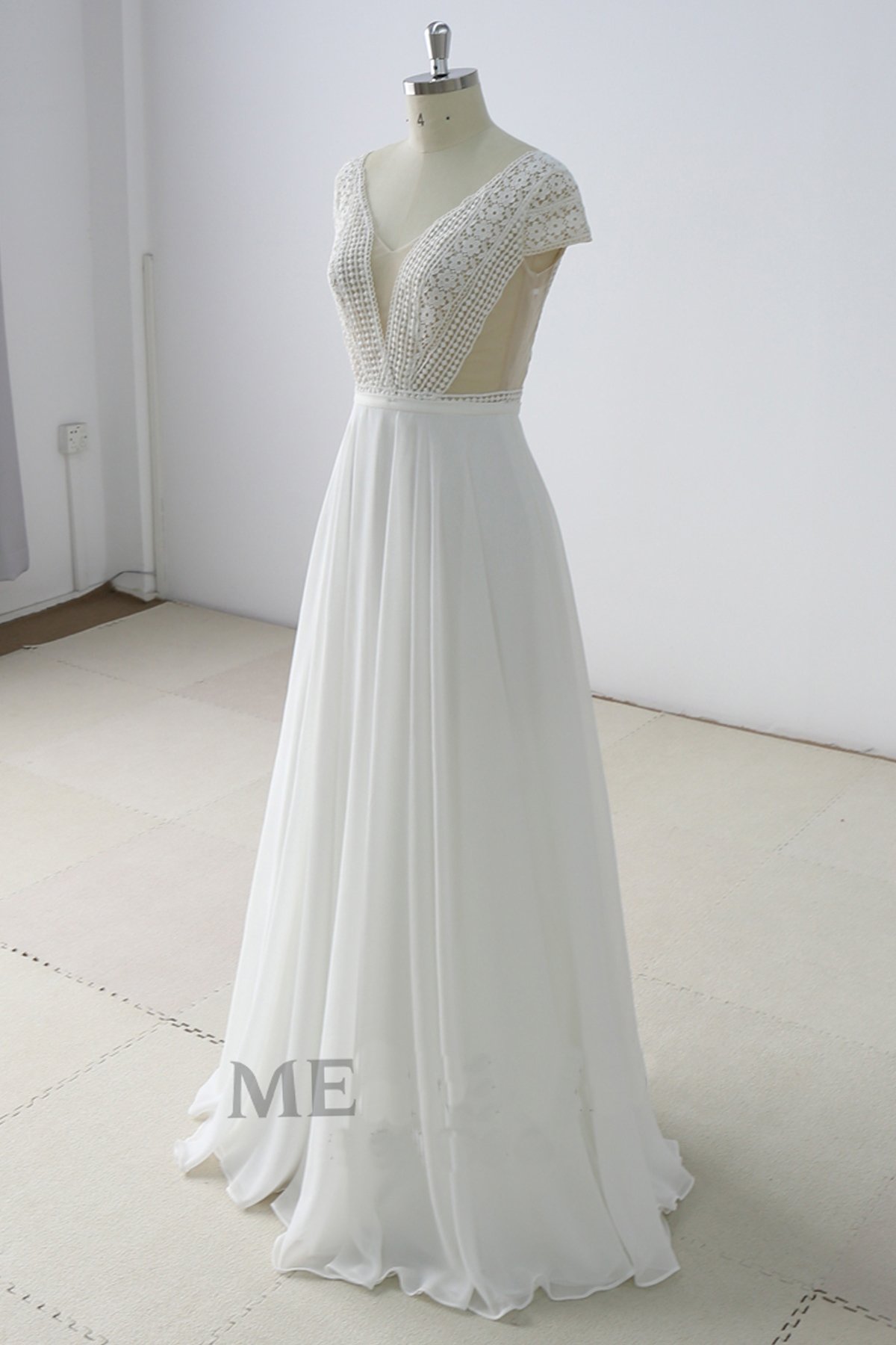 V-neck Cap Sleeves Floor-length Tulle Bridal Attire With Lace 2