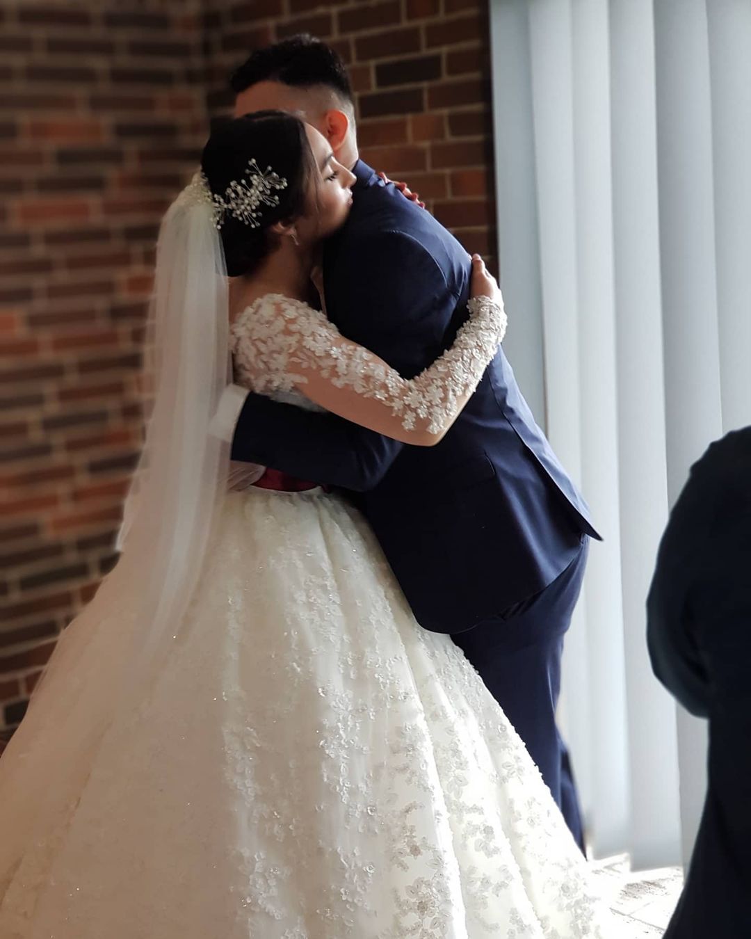 Jewel Neck Long Sleeves Chapel Train Lace Wedding Gown With Lace 6