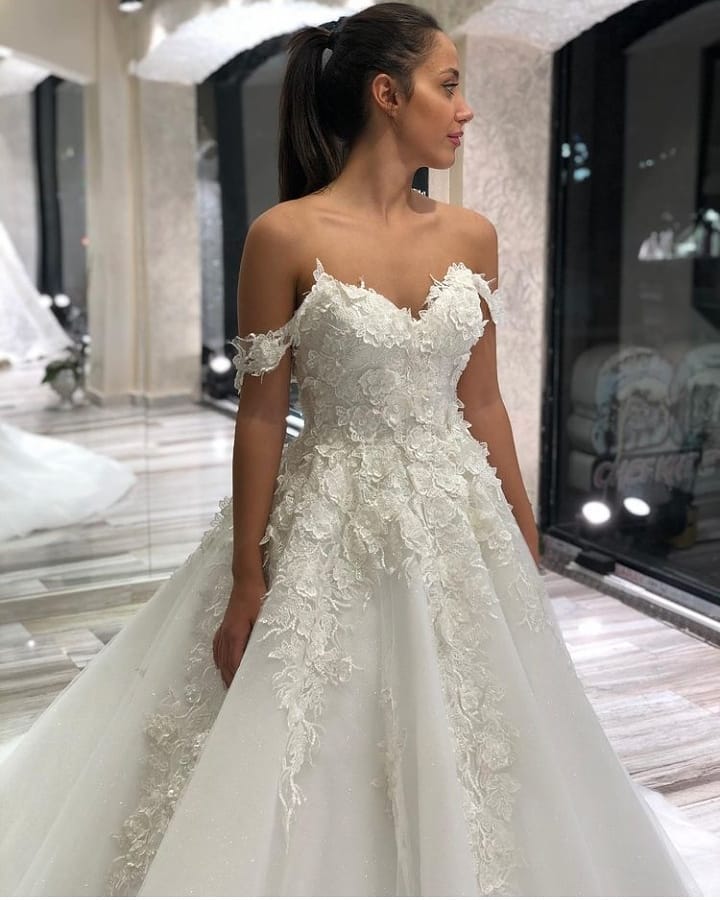 A-line Off-the-shoulder Sleeveless Court Train Tulle Bridal Dress With Lace 2