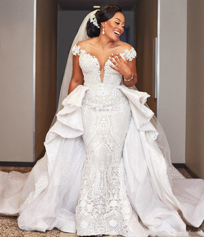 Mermaid Off-the-shoulder Sleeveless Sweep / Brush Train Wedding Gown With Appliques 2
