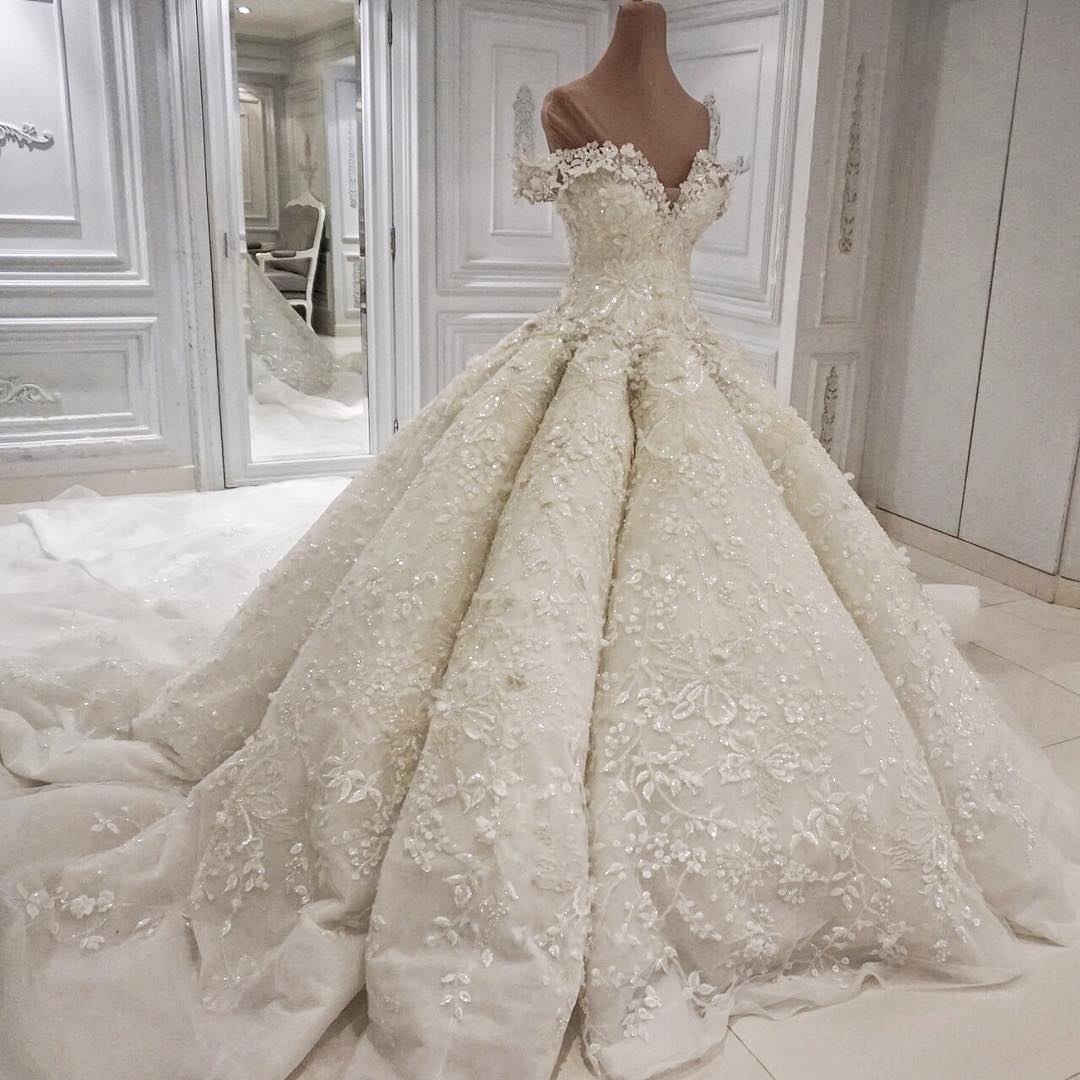 Ball Gown Off-the-shoulder Chapel Train Bridal Gown With Lace 2