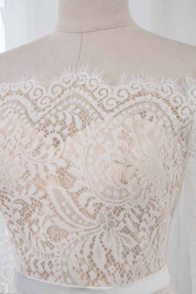 Column Bateau Neck Long Sleeves Floor-length Lace Wedding Dress With Appliques 4