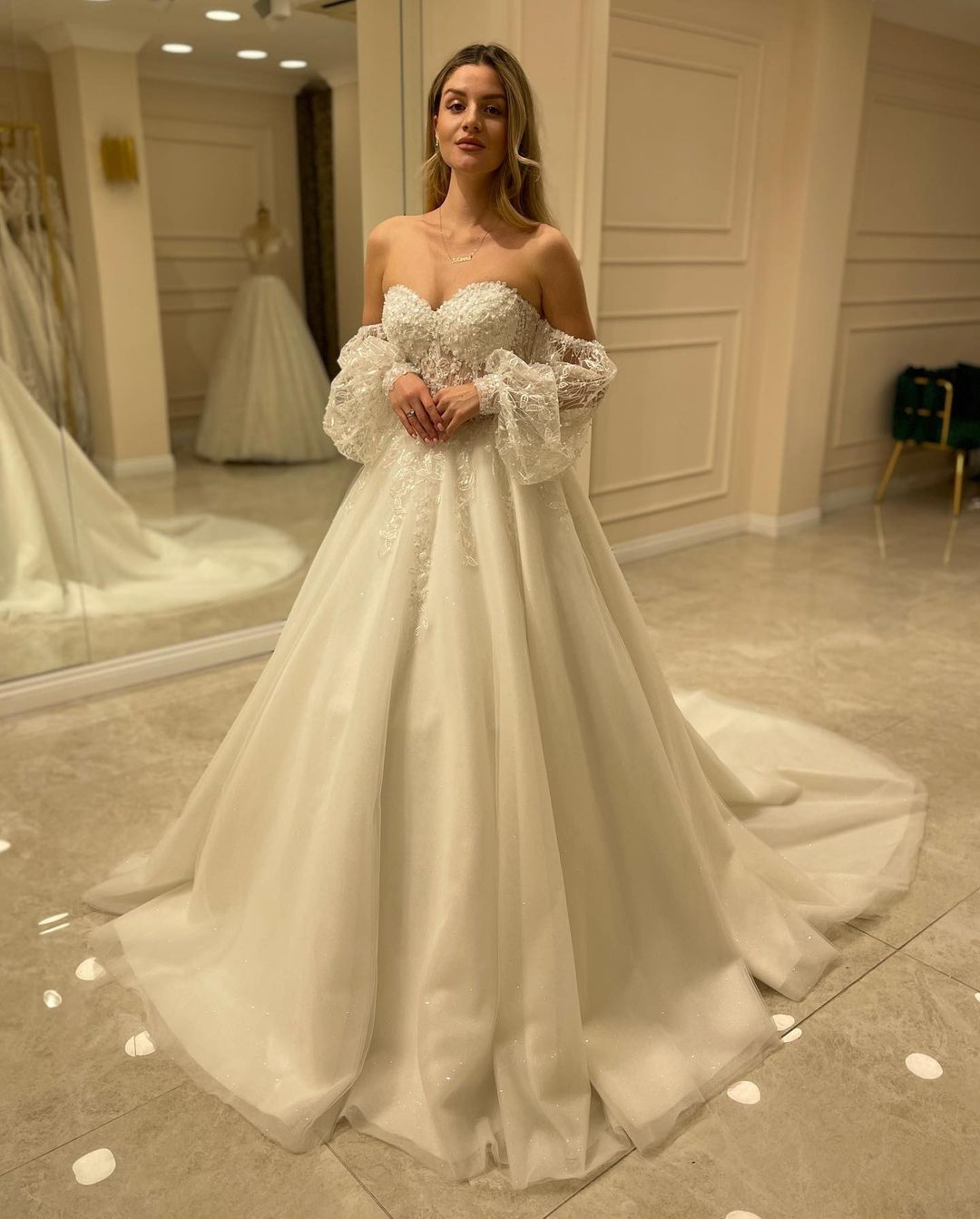 A-line Sweetheart Neck Long Sleeves Chapel Train Tulle Bridal Gown With Lace 6