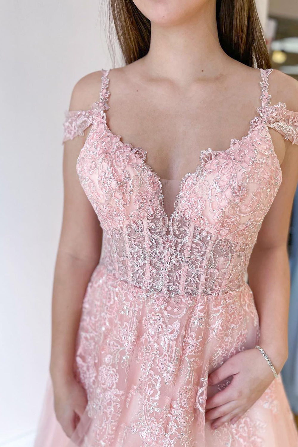 A-line Spaghetti Straps Off-the-shoulder Sweetheart Neck Sleeveless Floor-length Tulle Formal Wear With Crystal 3