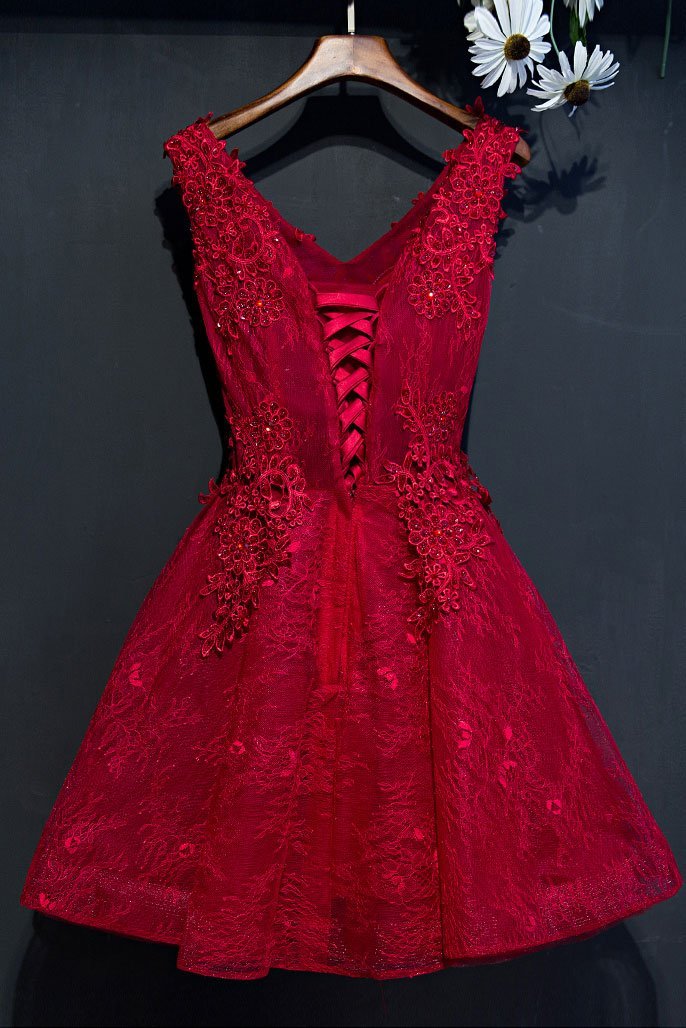 A-line V-neck Sleeveless Mini Homecoming Dress With Lace 2