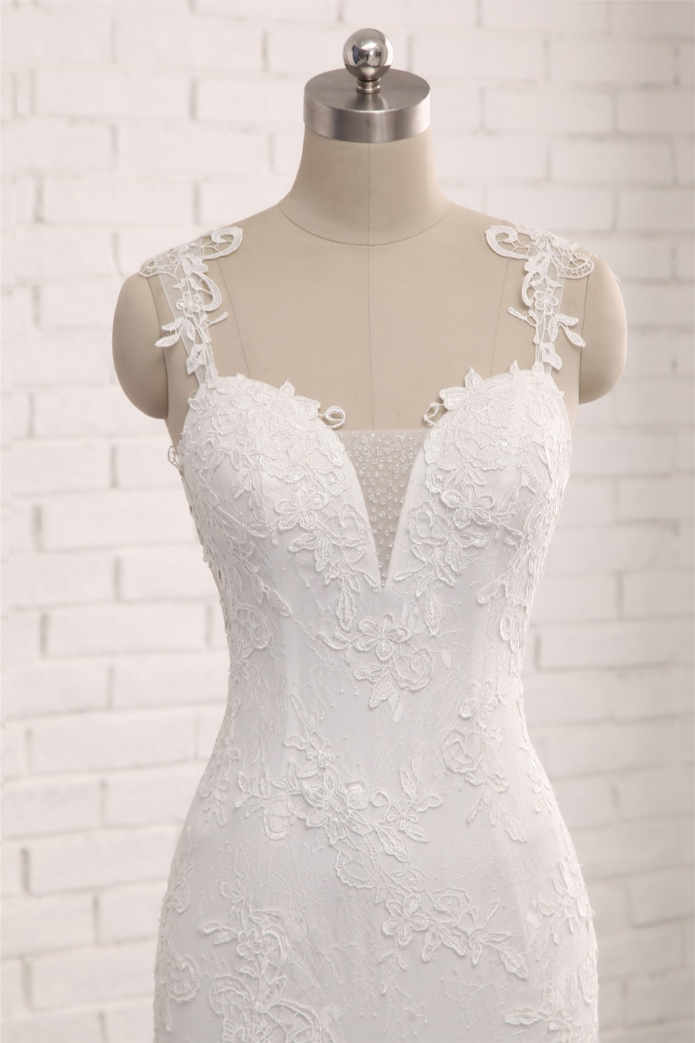 Mermaid Straps Court Train Tulle Wedding Gown With Appliques 4