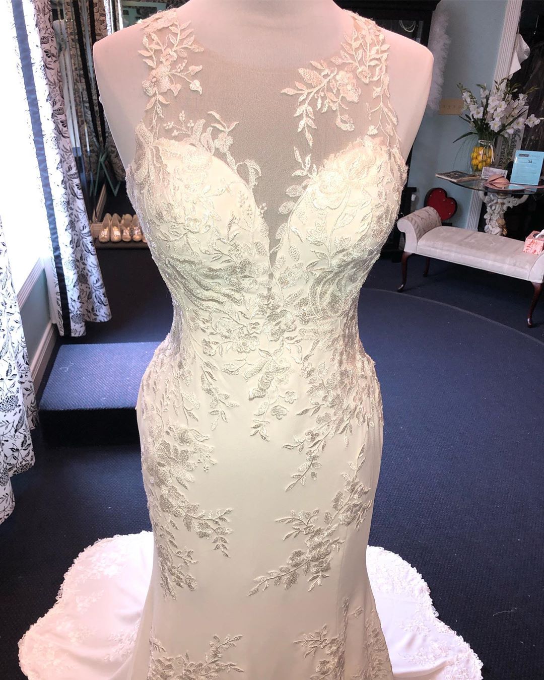 Mermaid Sleeveless Court Train 100D Chiffon Wedding Gown With Lace 3