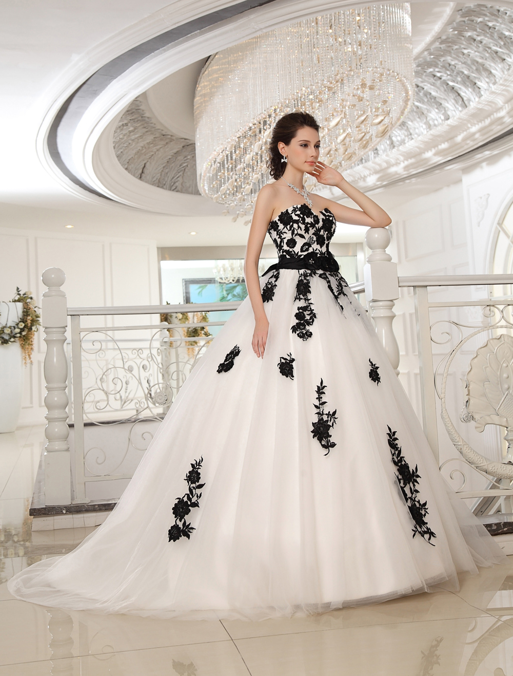 A-line Strapless Sleeveless Court Train Lace Bridal Gown With Appliques 2
