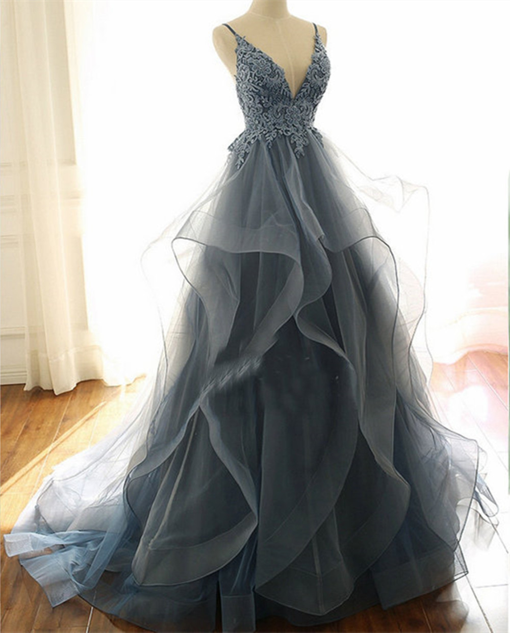 A-line V-neck Sleeveless Sweep / Brush Train Hard Net Formal Dress With Appliques 2