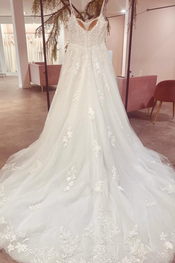 A-line Spaghetti Straps Sleeveless Chapel Train Tulle Bridal Dress With Pattern 4