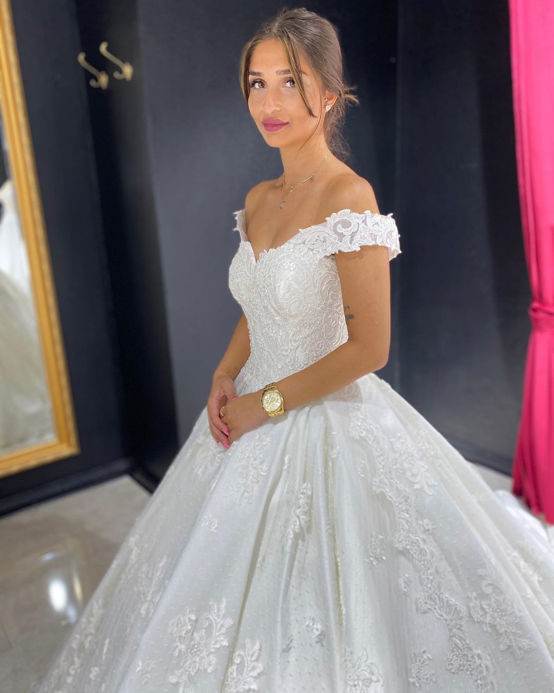 A-line Off-the-shoulder Sleeveless Chapel Train Lace Bridal Attire With Lace 5