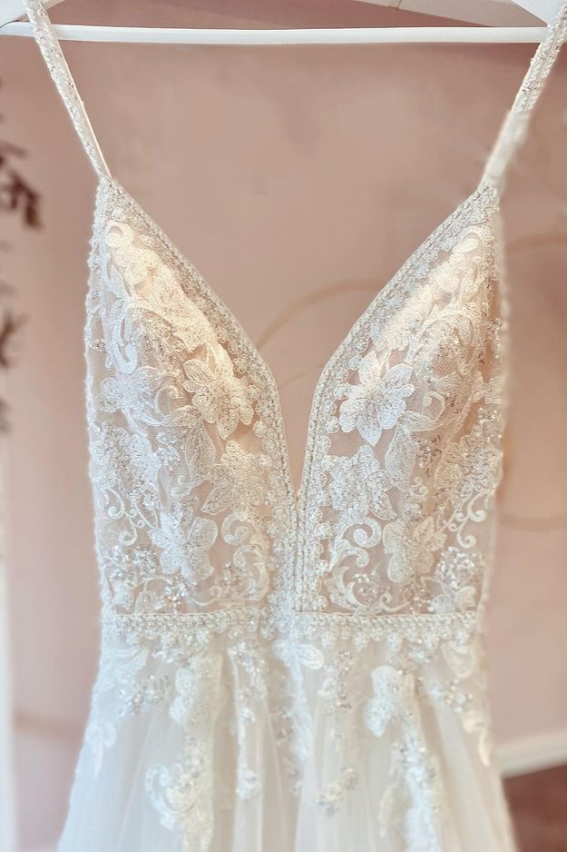 A-line Sweetheart Neck Sleeveless Sweep / Brush Train Tulle Wedding Gown With Lace 3