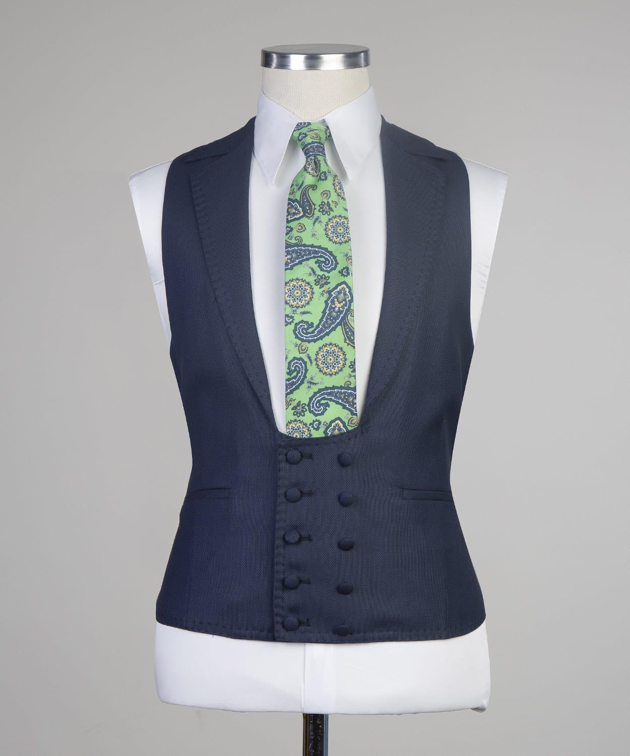 Navy Three Pieces Men Suit with Peaked Lapel 2