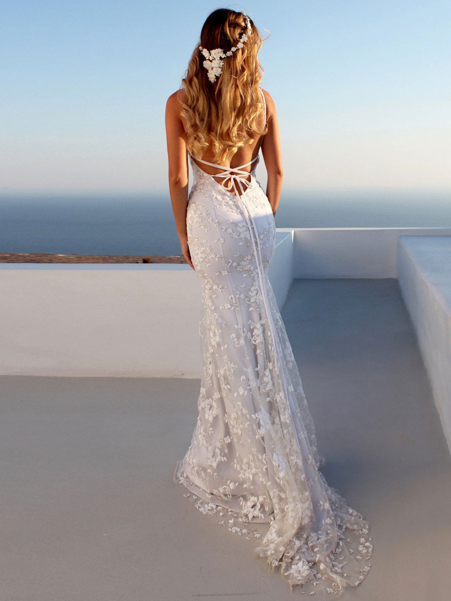Mermaid V-neck Court Train Lace Bridal Gown With Lace 3
