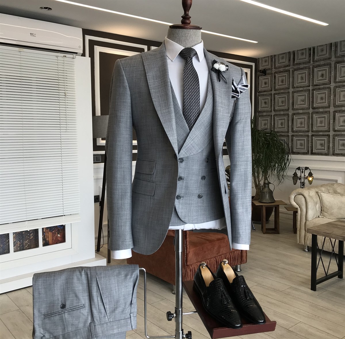 Gray Single Breasted 3 Flaps Business Suit 2