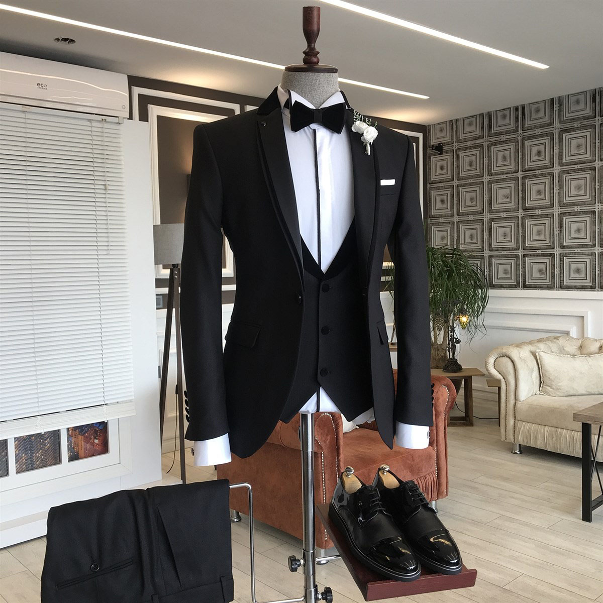 Black Slim Fit Business Suit with Notched Lapel 2