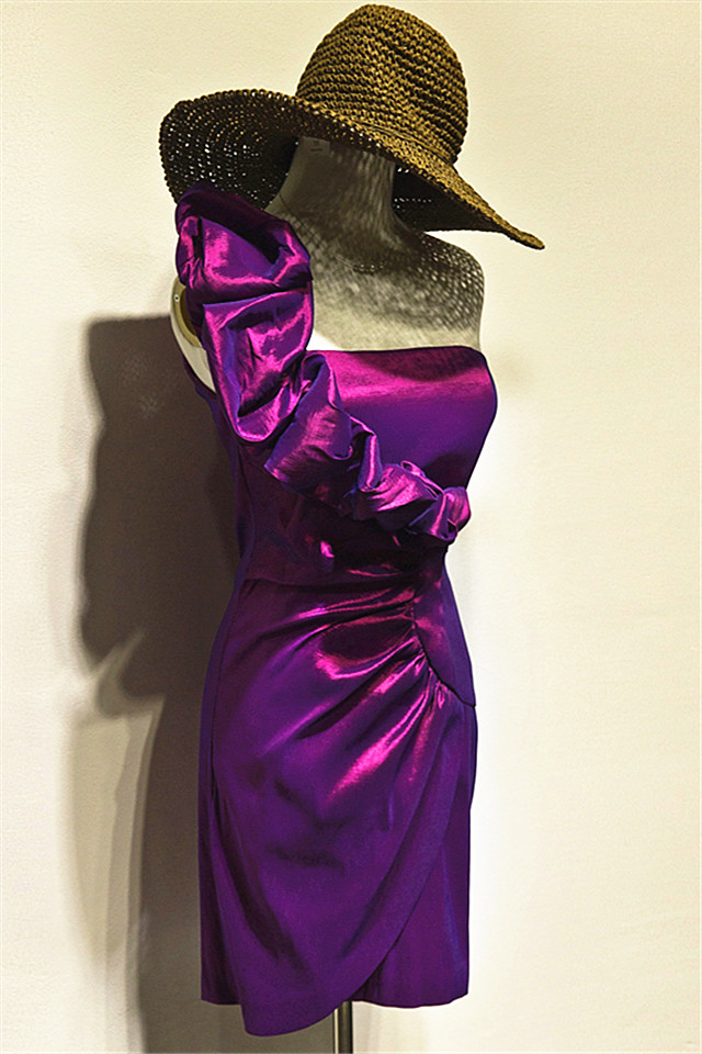 Column Strapless Sleeveless Mini Taffeta Party Dress With Ruffles 2