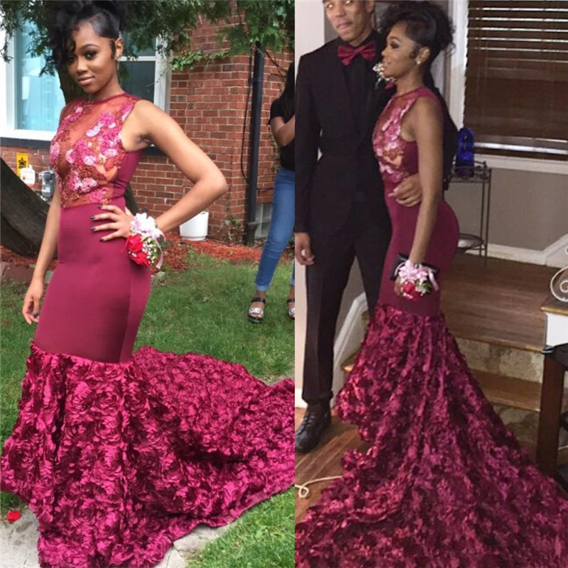 Column Jewel Neck Sleeveless Court Train Formal Dress With Appliques 2