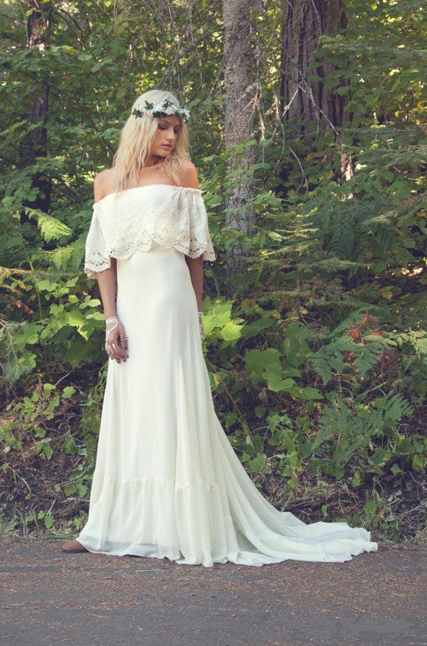 A-line Off-the-shoulder Court Train 100D Chiffon Wedding Dress With Lace 2