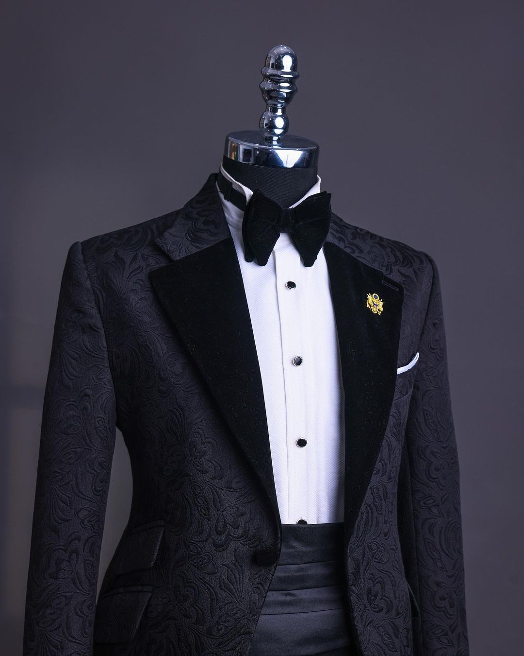 Black Jacquard Two Pieces Men Suit for Prom with Notched Lapel 2
