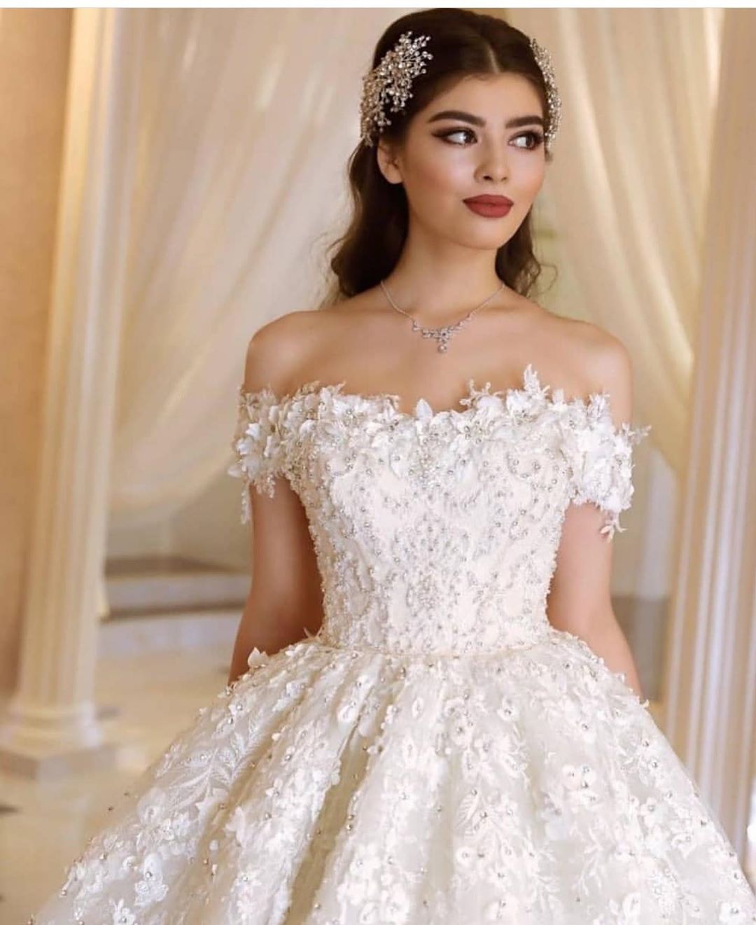 A-line Off-the-shoulder Sleeveless Court Train Lace Wedding Gown With Appliques 2