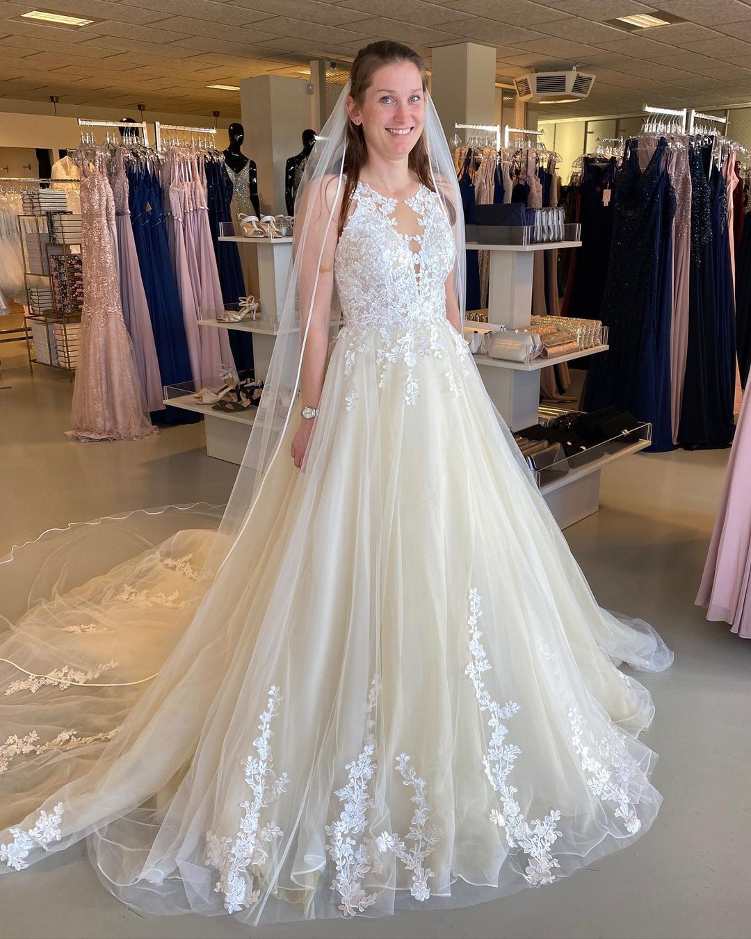 A-line Jewel Neck Sleeveless Court Train Tulle Wedding Gown With Pearls 2